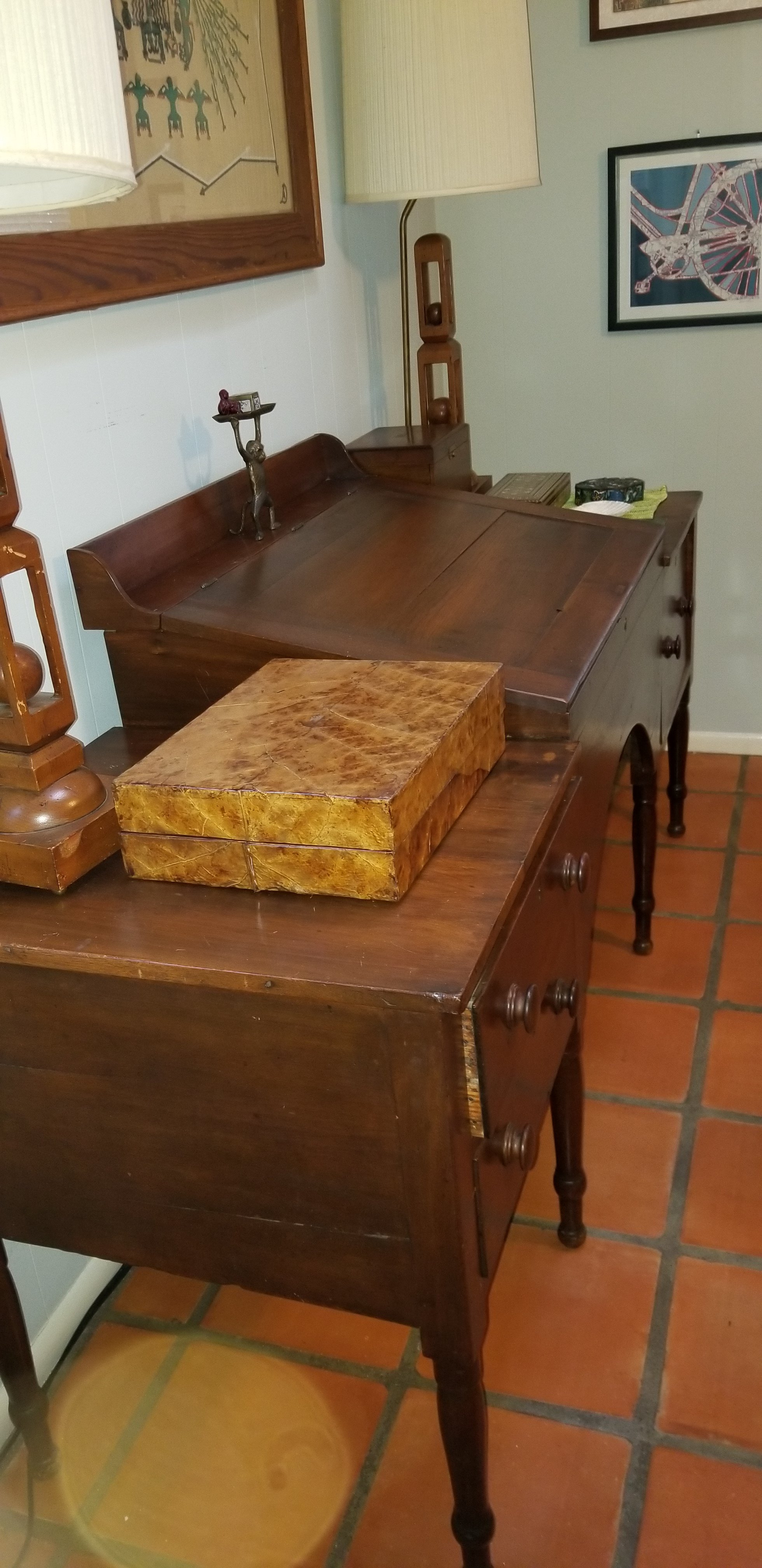 Help identifying this desk?