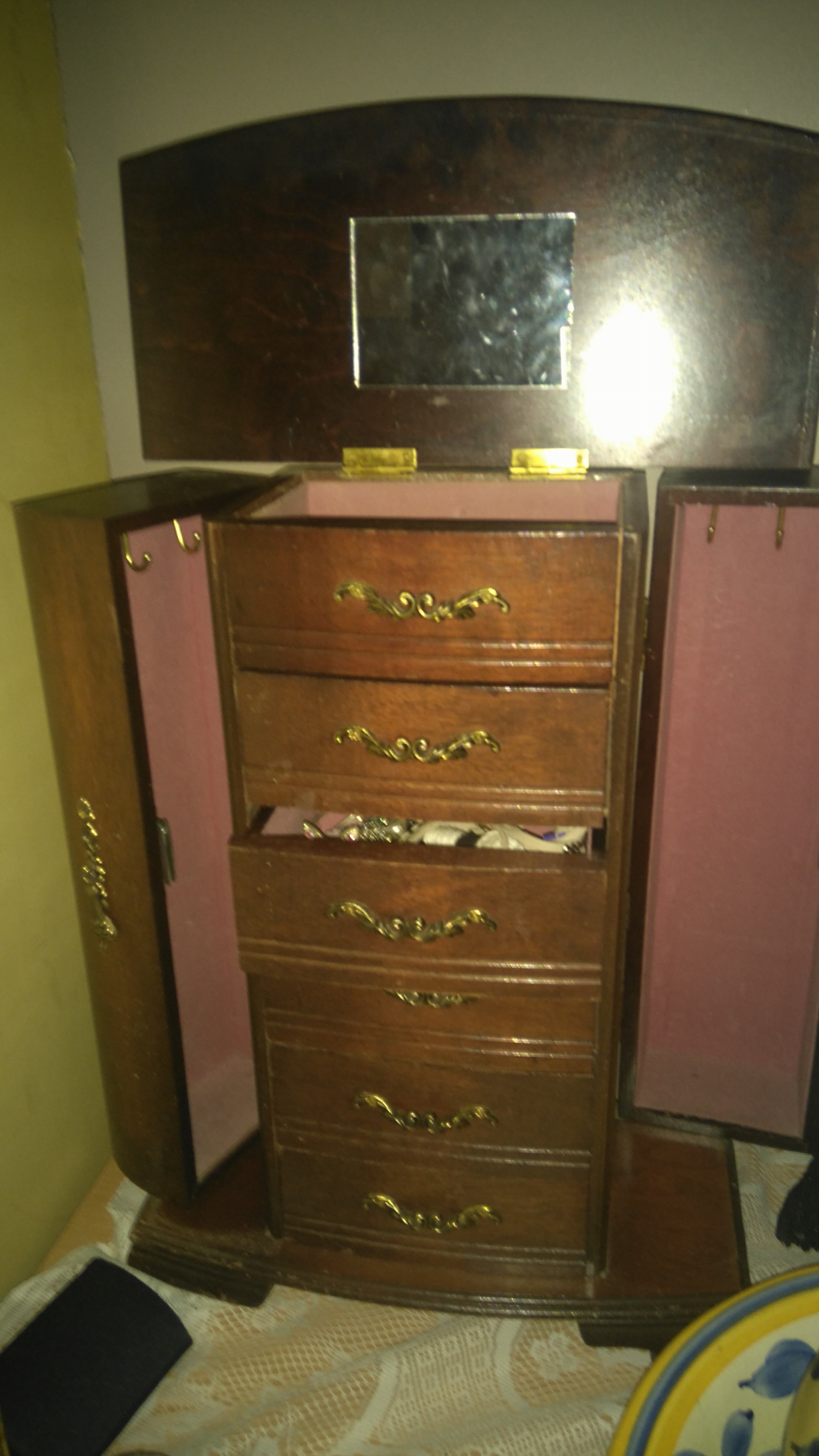 Jewellery box