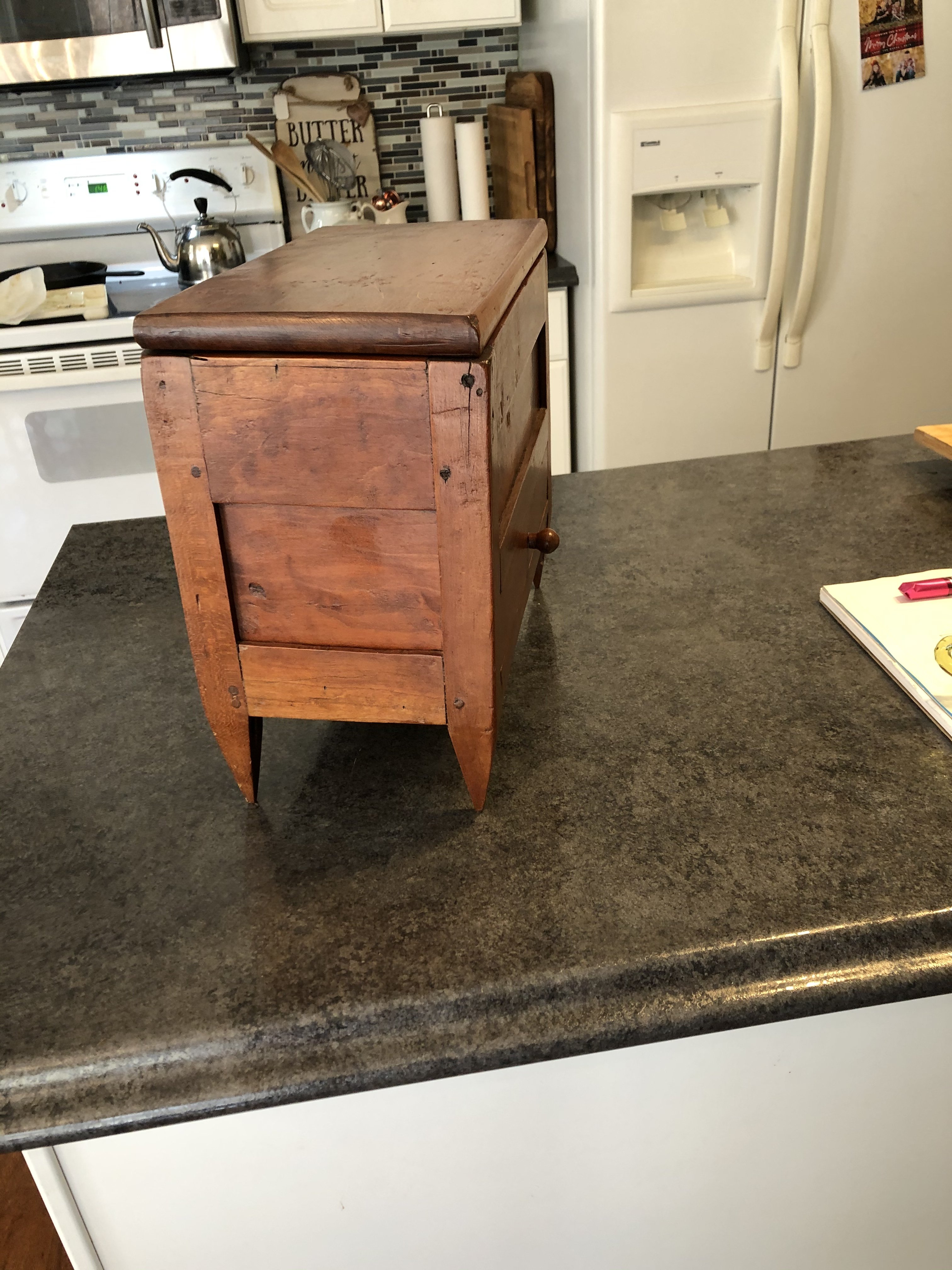 Kentucky sugar box Side