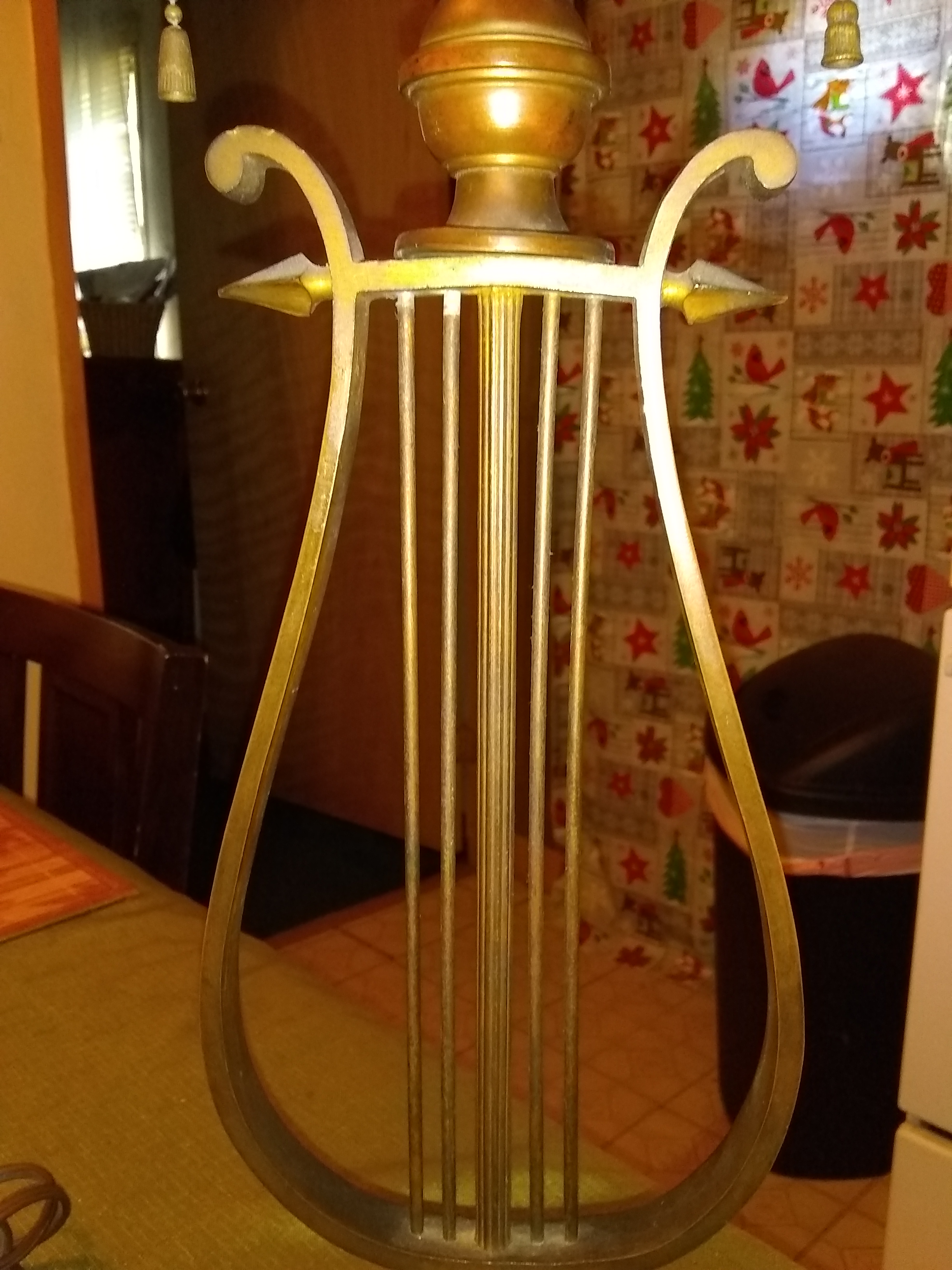 Lamp need help finding info about it