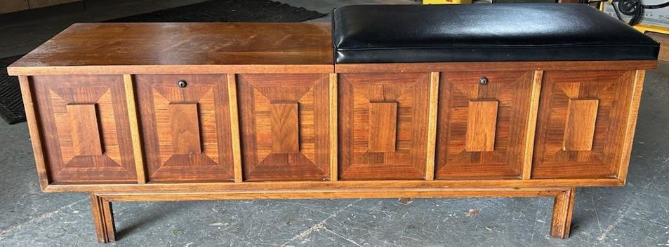 Lane 1965 cedar chest