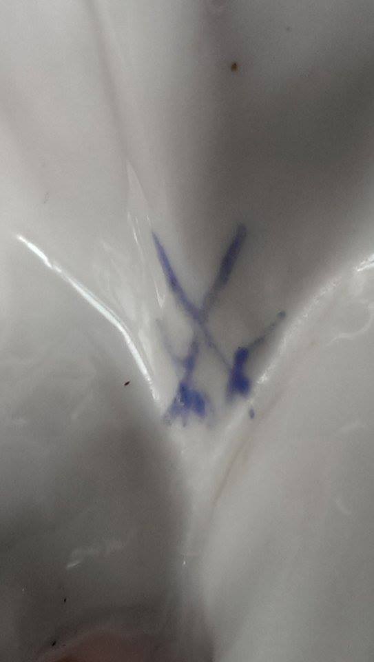 Meissen cow with hinged head