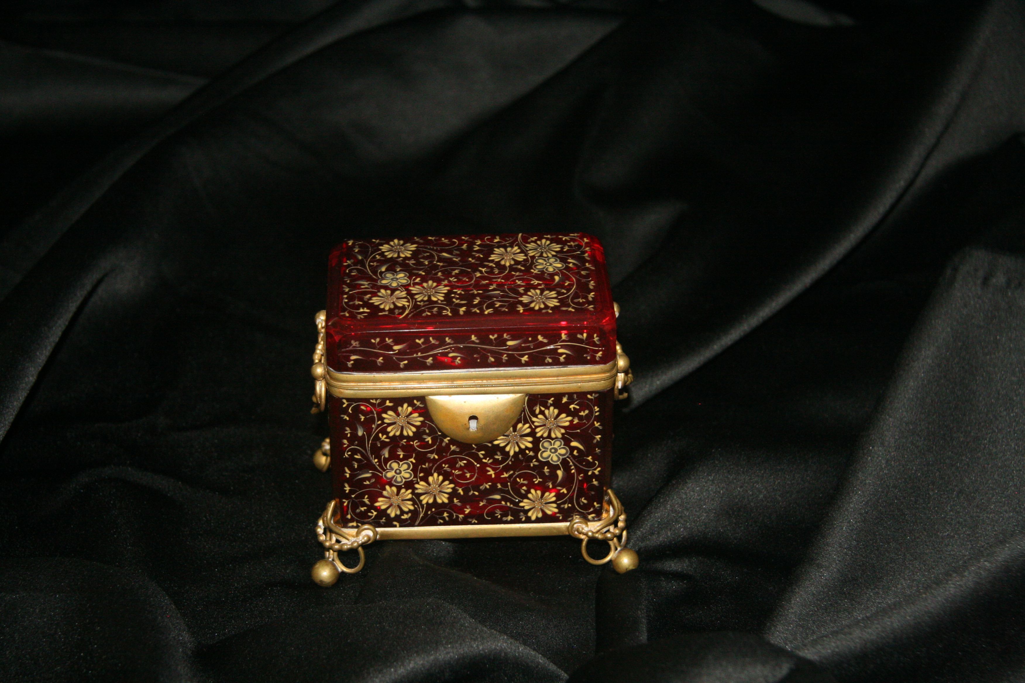 Moser Sugar Casket or Jewelry Box