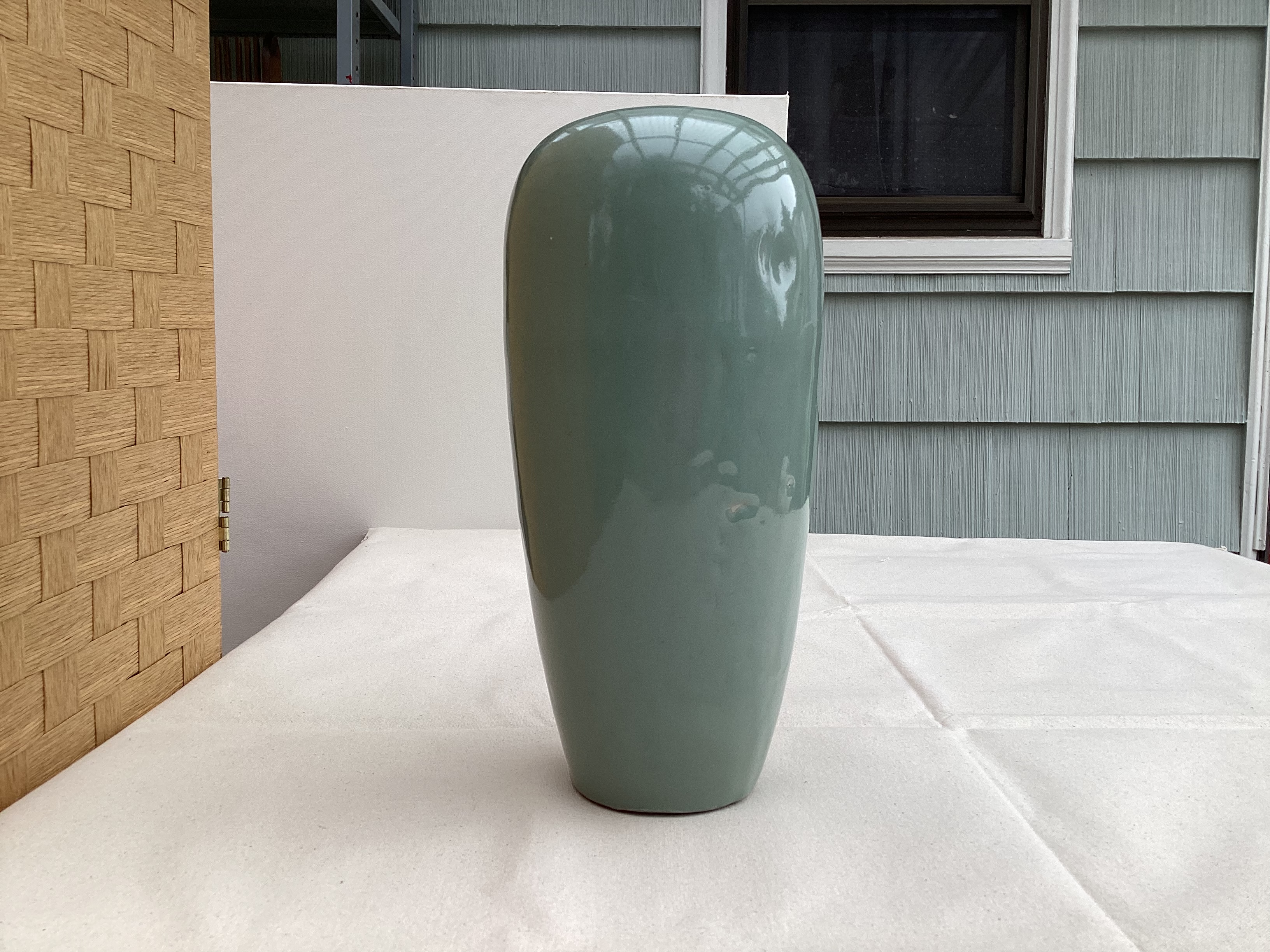 mystery celadon vase pic #1