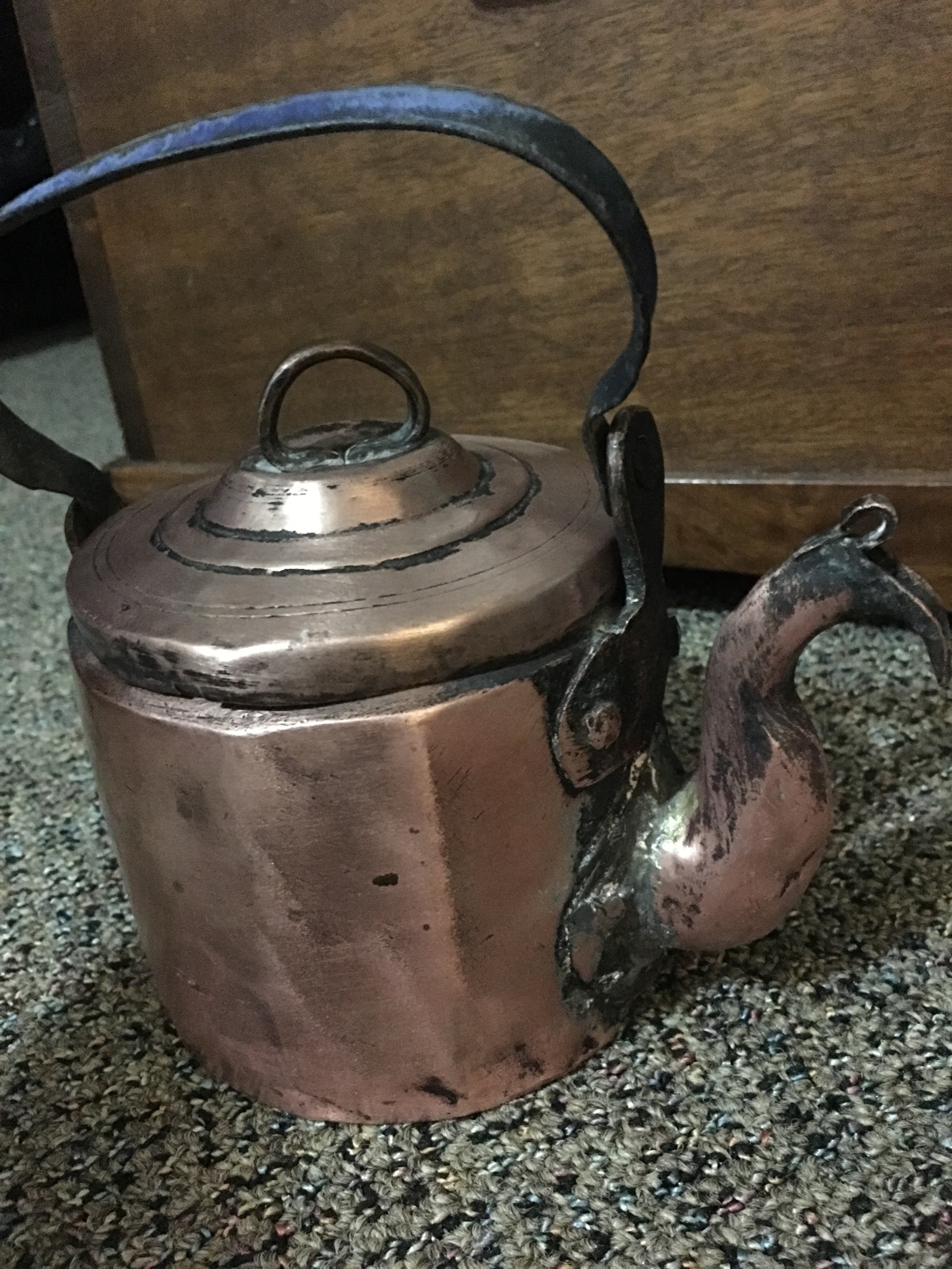 Mystery tea pot