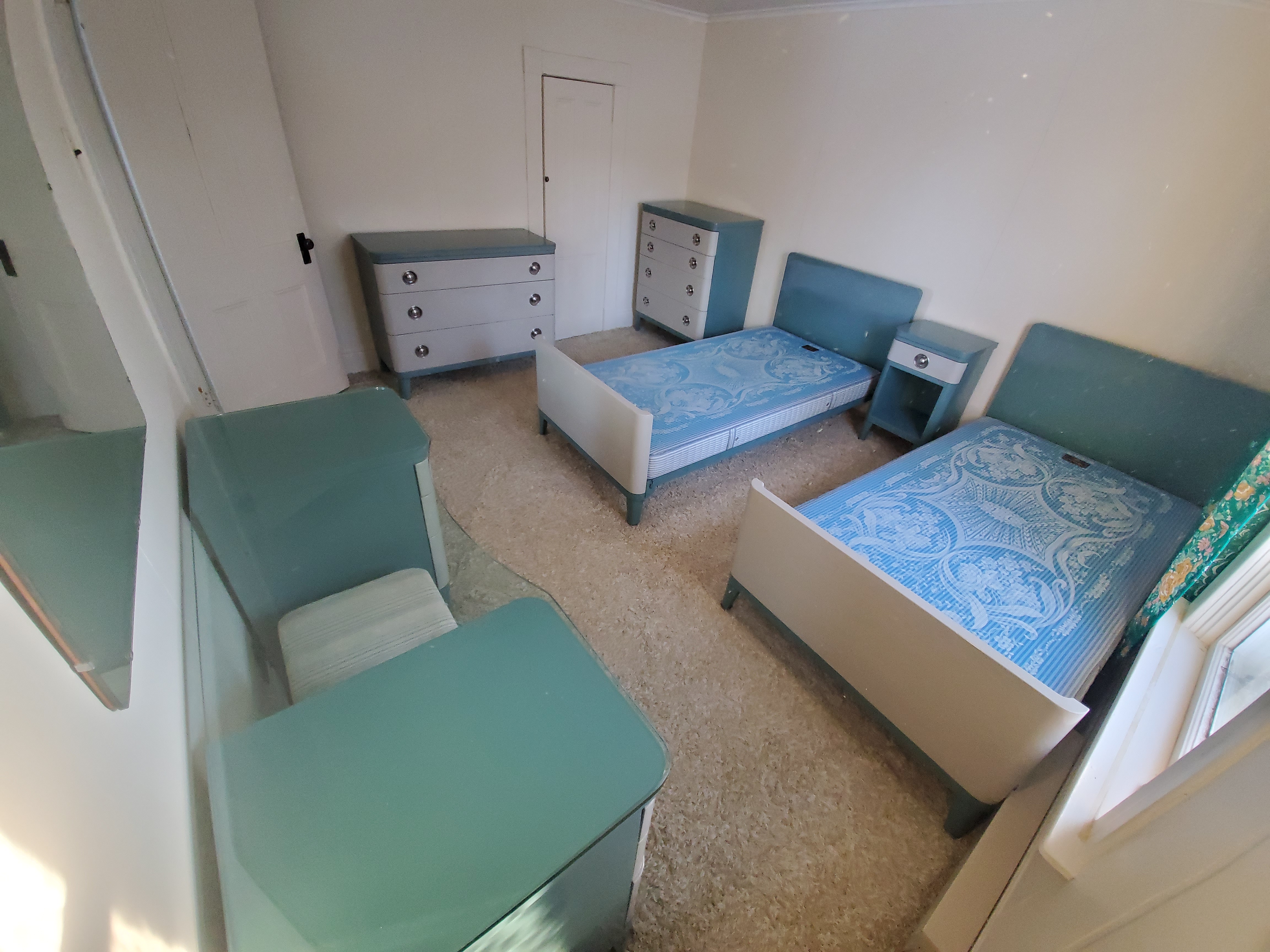 Norman Bel Geddes Set