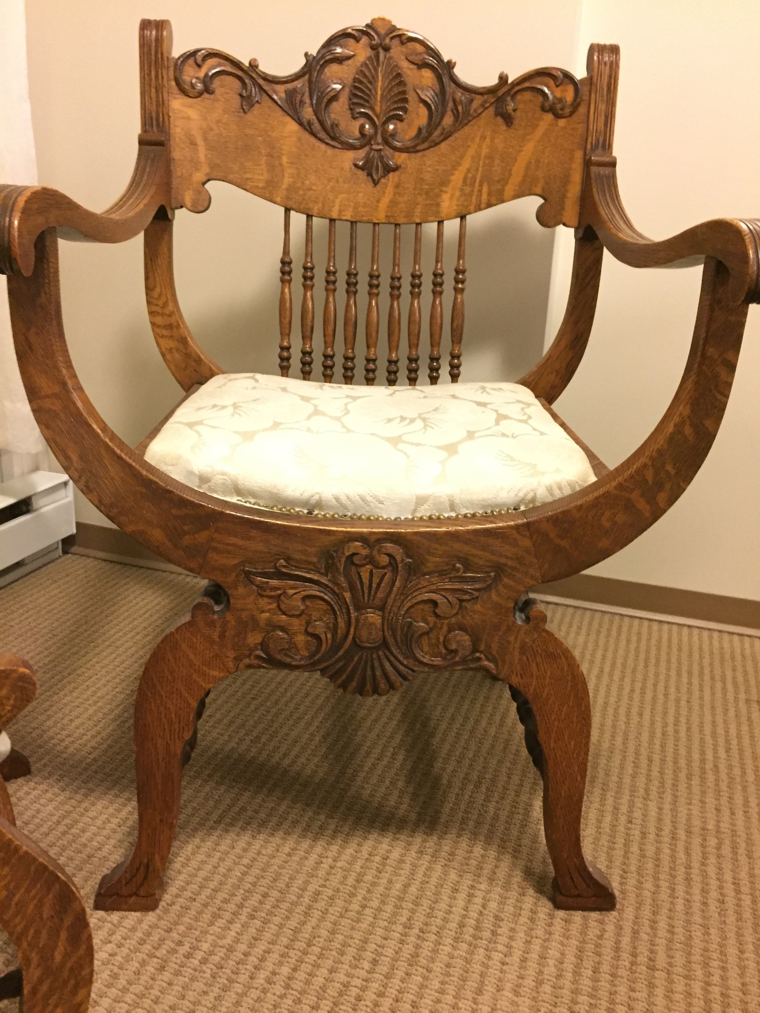 Oak chair Scotland 1820, Savonarola?