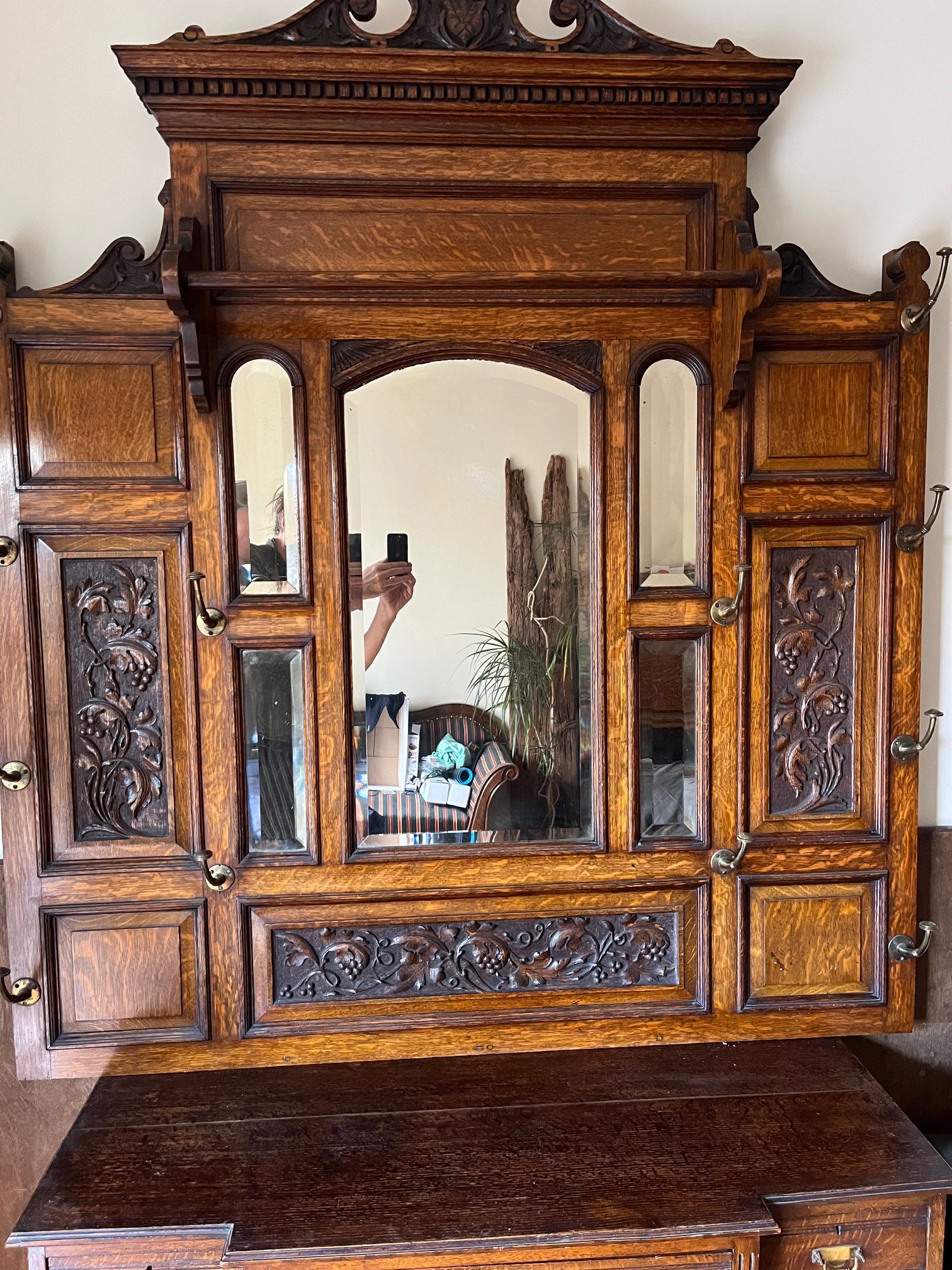 Oak curved mirrors with panels