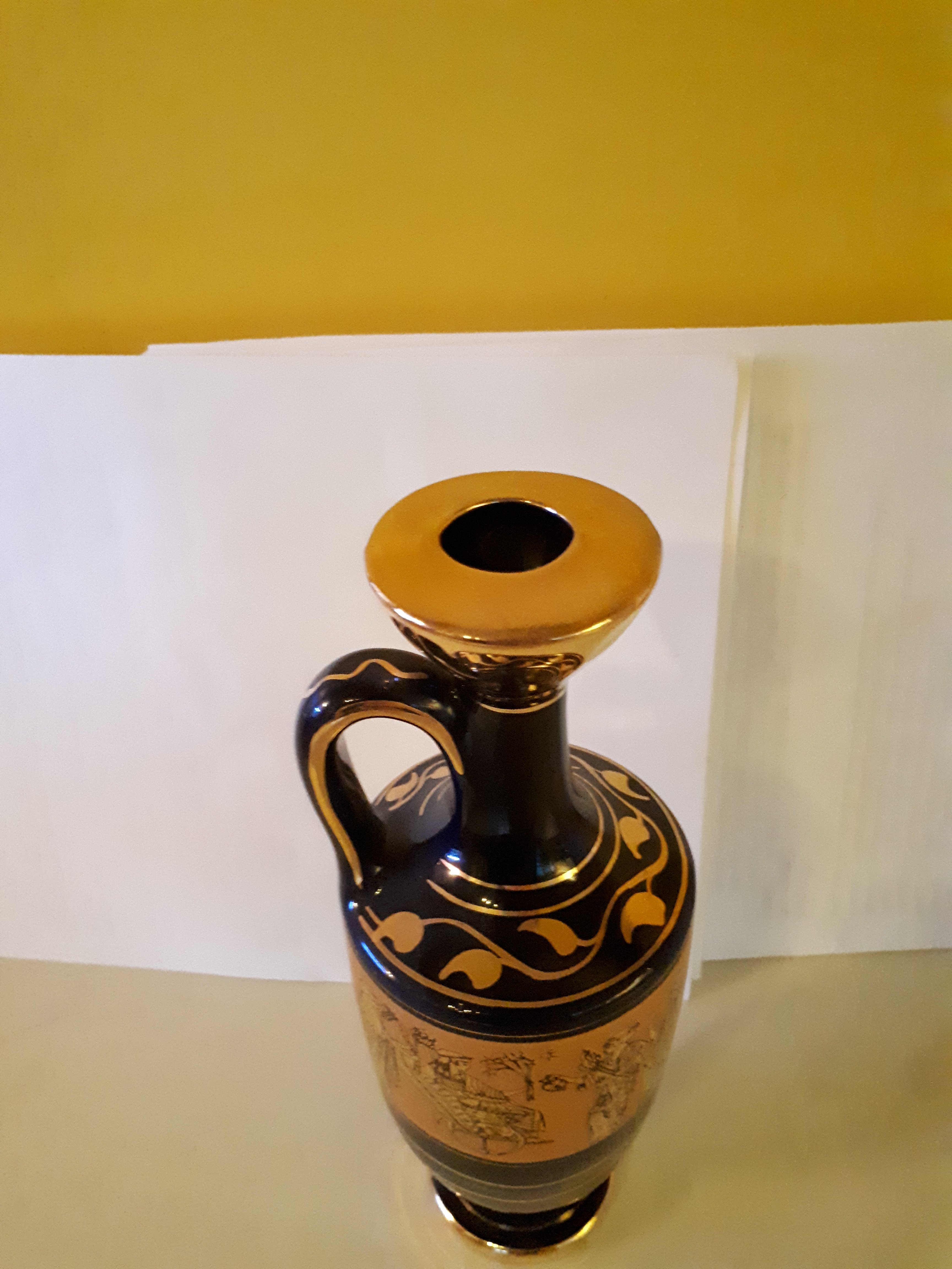 Oil Pourer? Top View