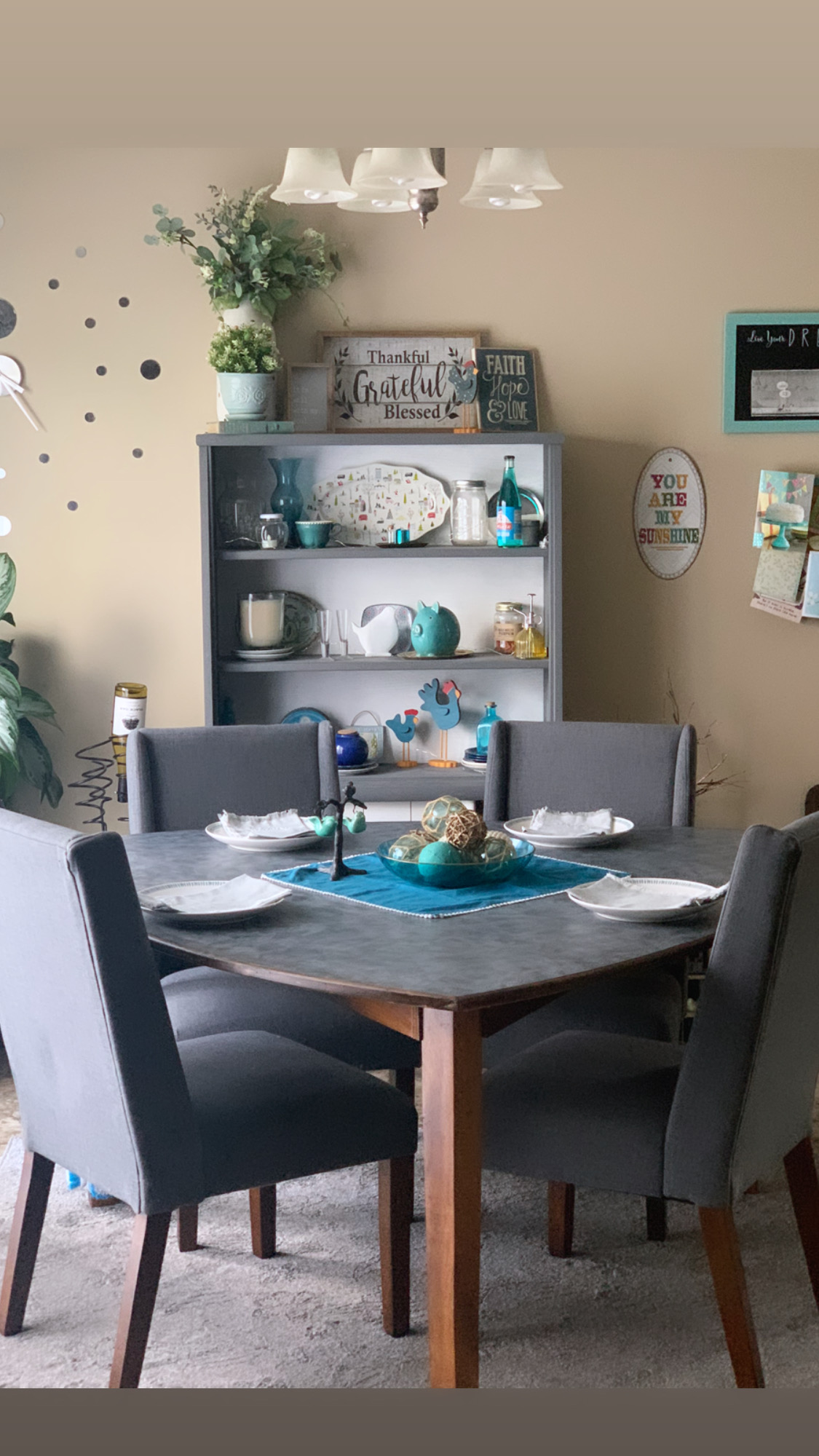 Reuleaux triangle table