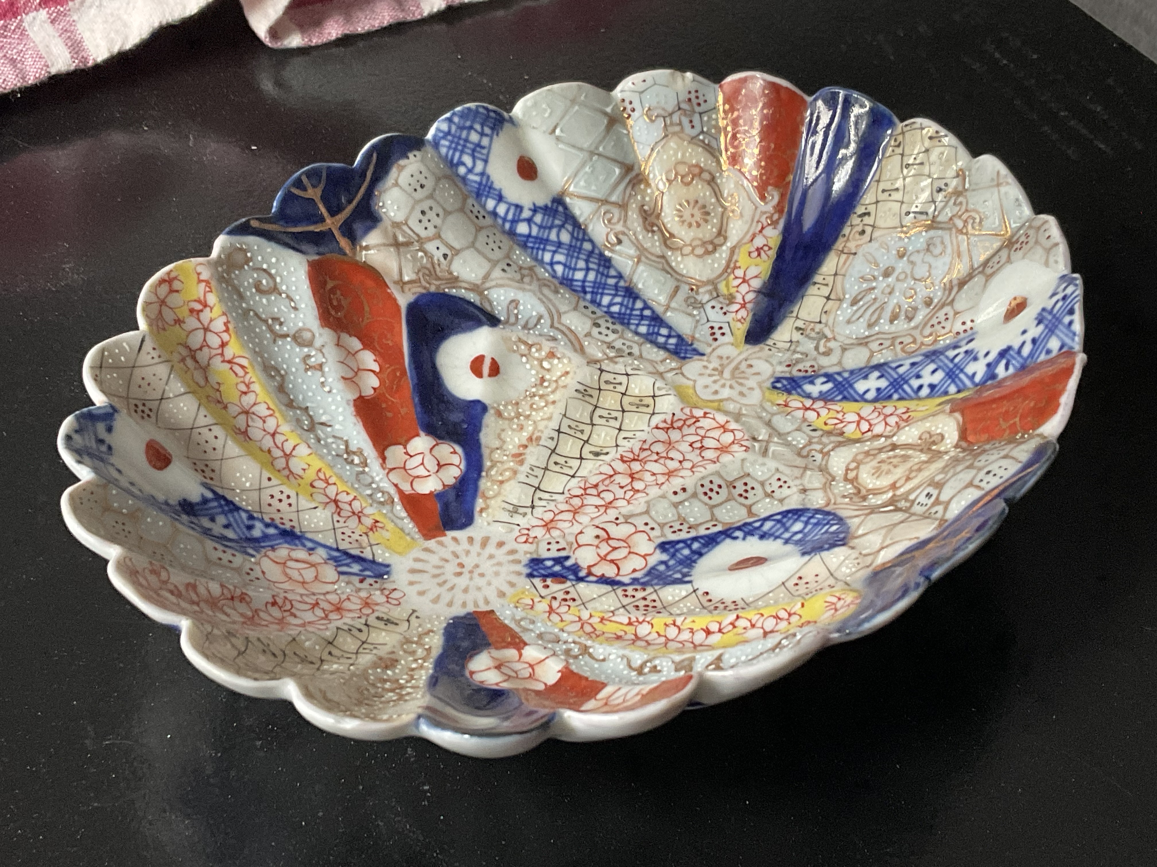 Scalloped porcelain dish