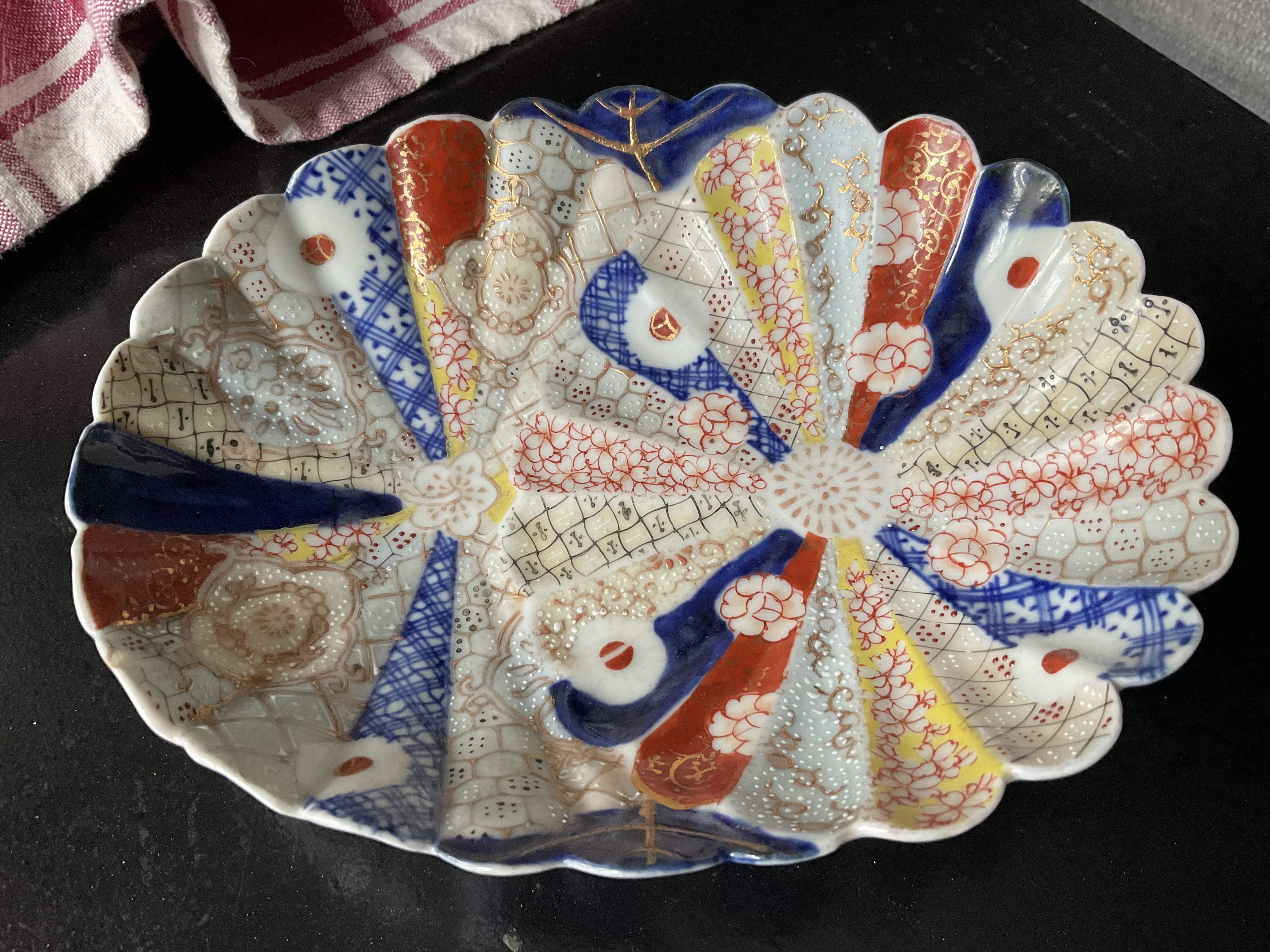 Scalloped porcelain dish