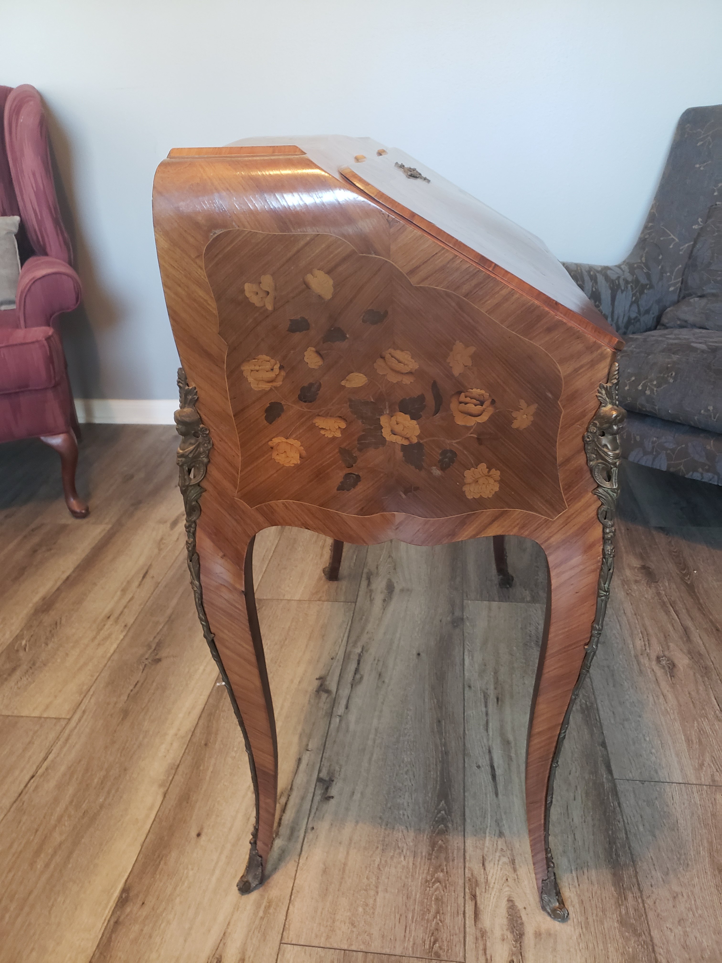 Secretarial desk side inlay