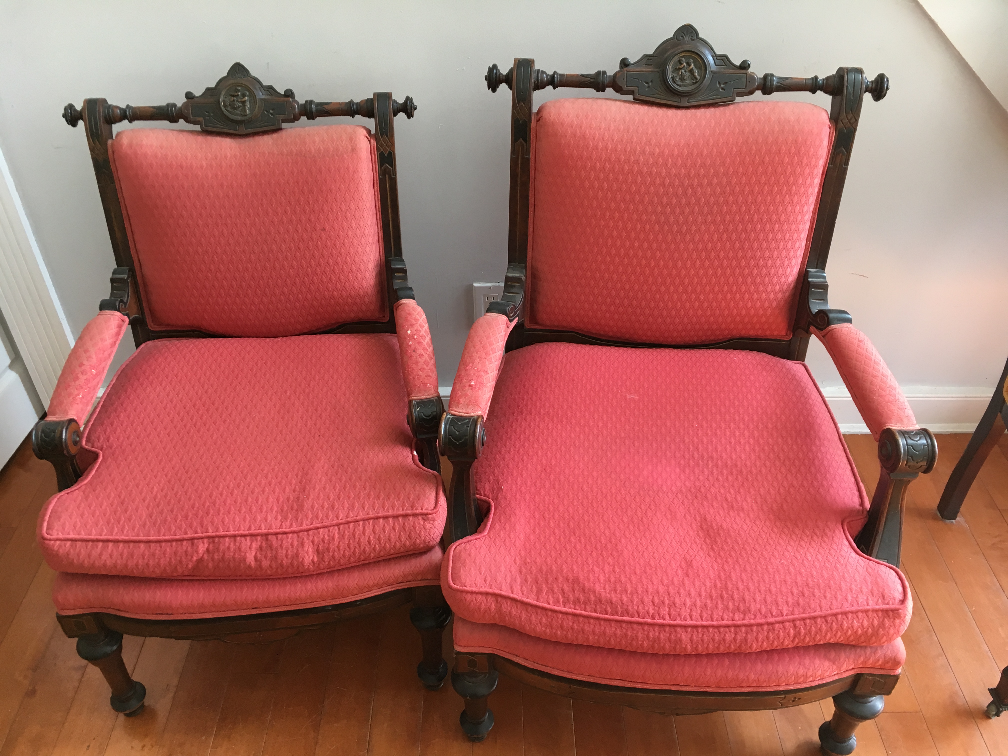 Set of chairs