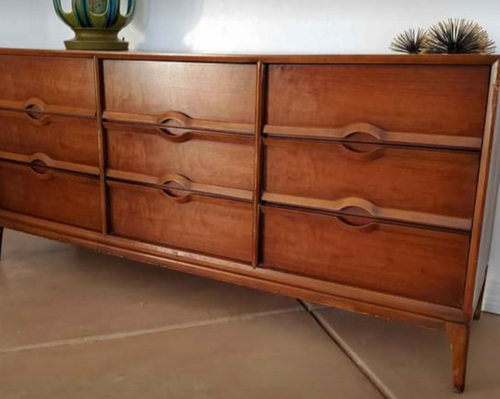 The dresser