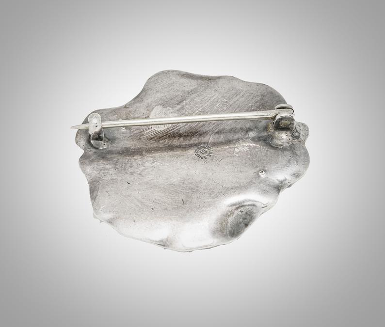 UB brooch back 2