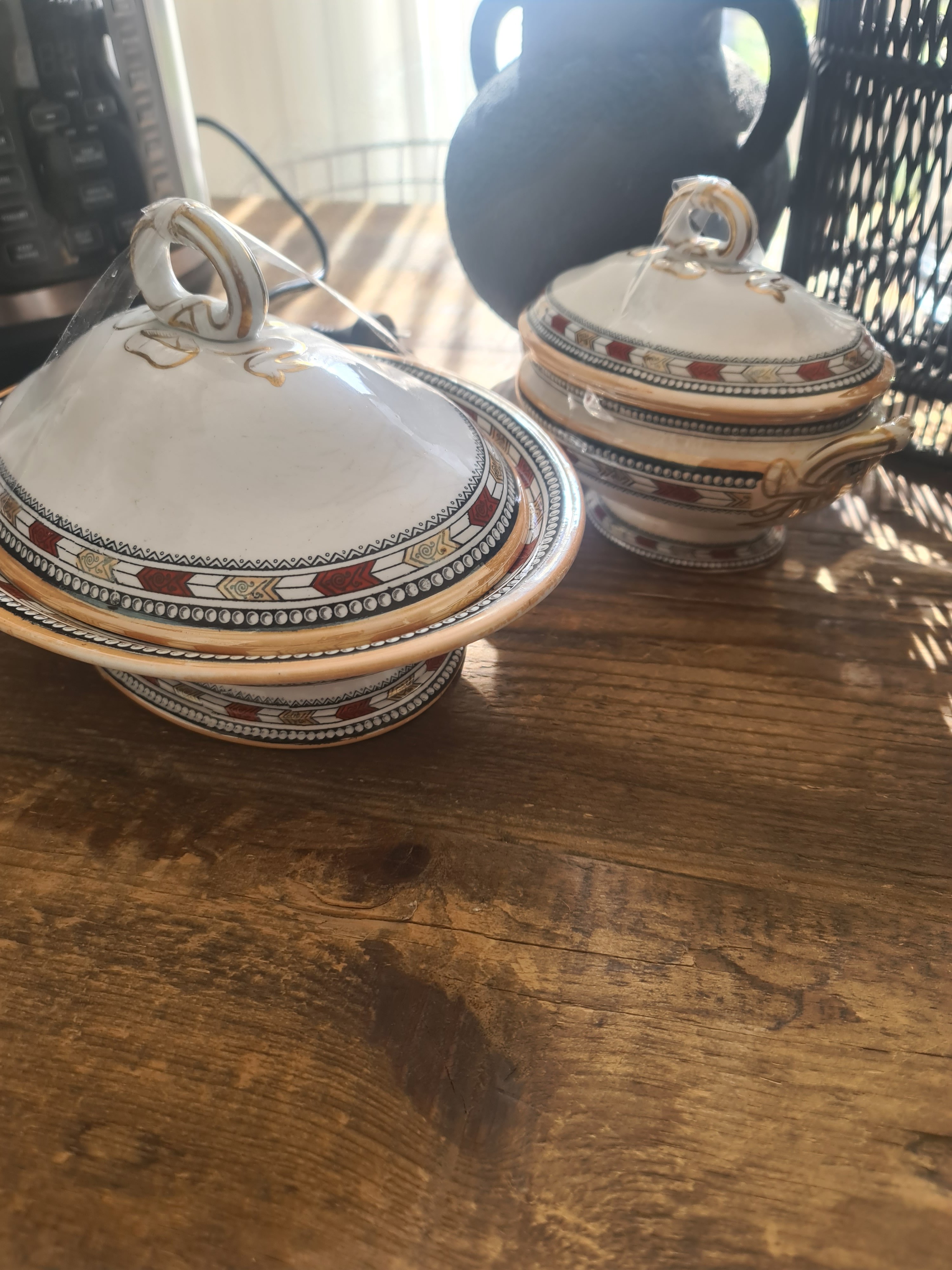 Vandyke | Antiques Board