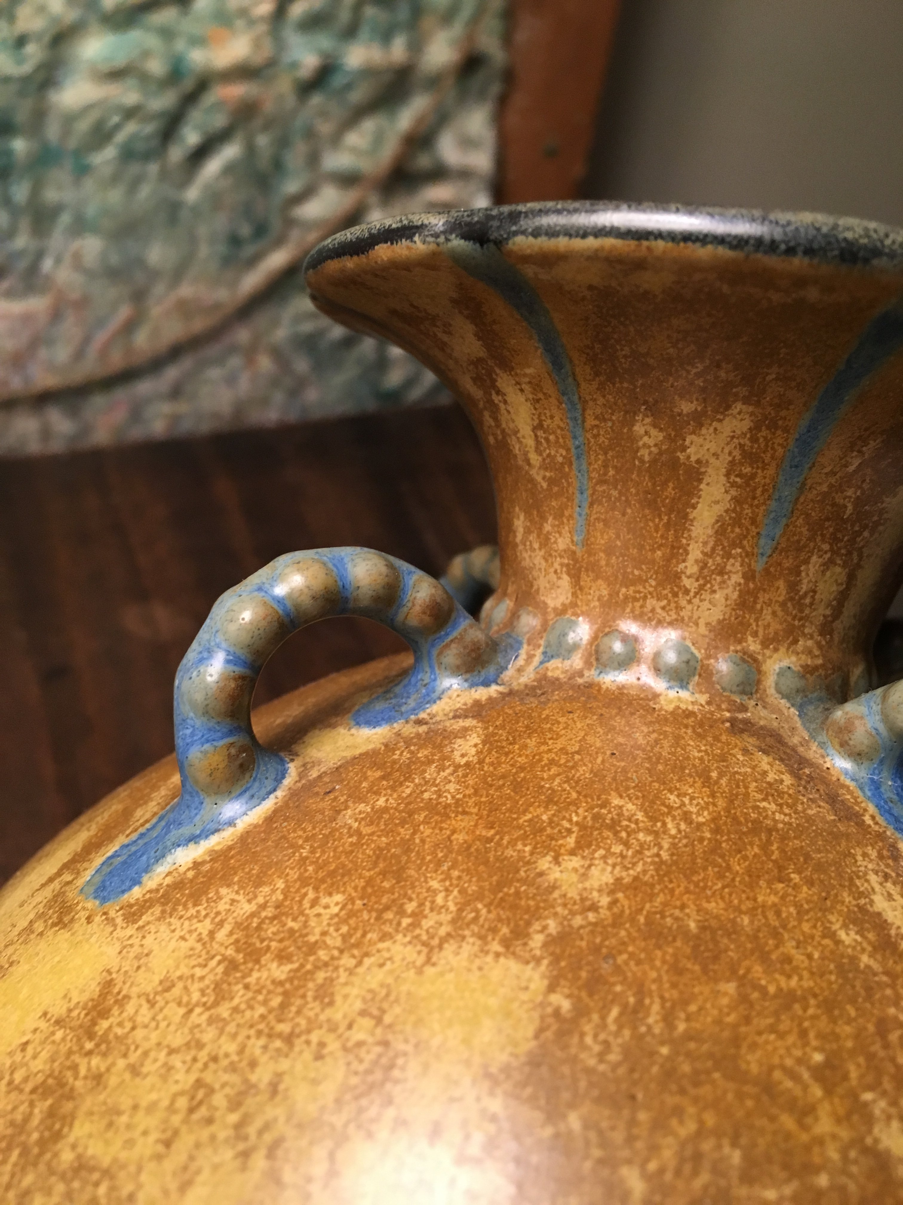 Vase detail