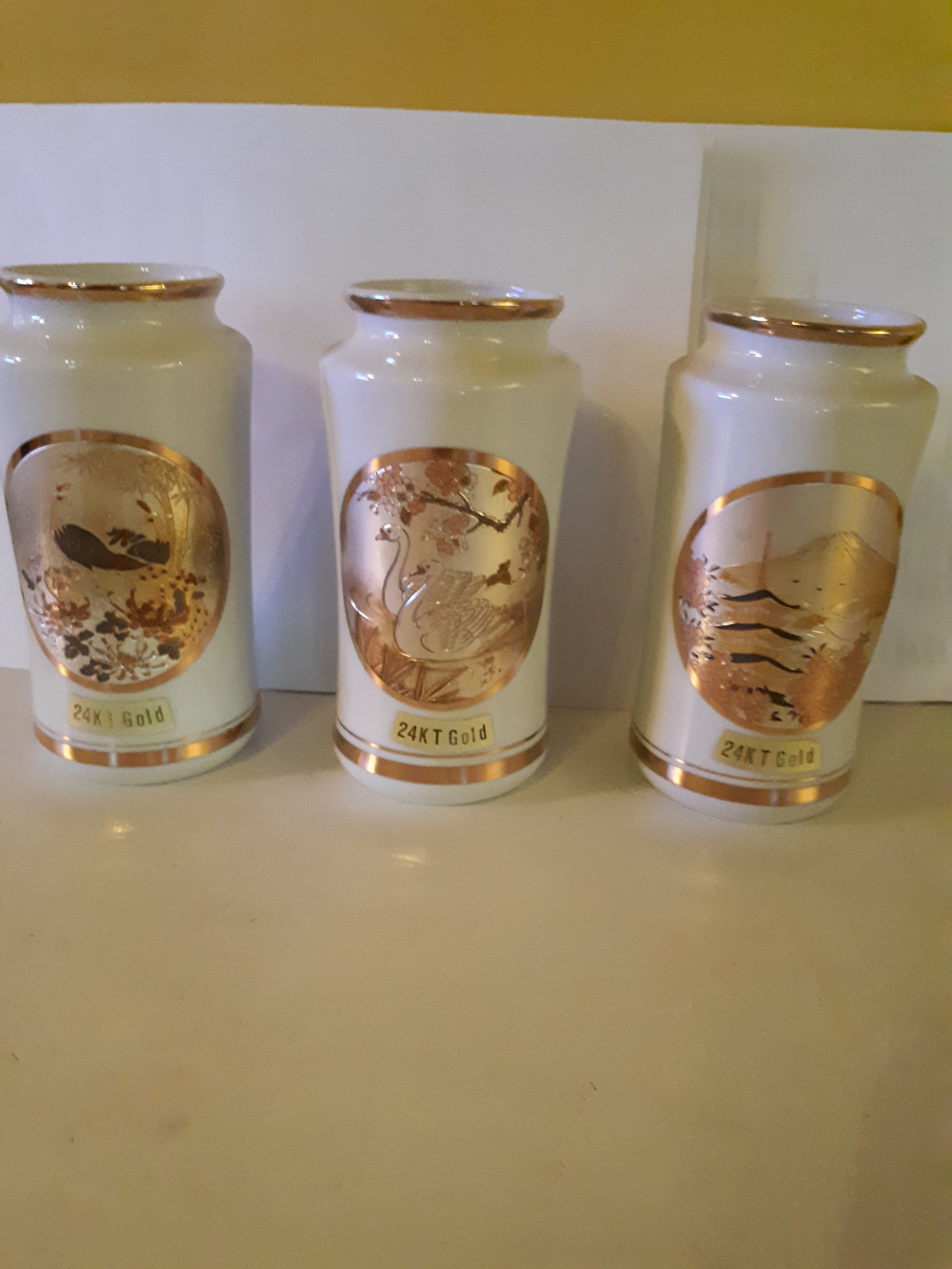 Whites Vases 24K Gold