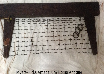 Wood Wire Frame | Antiques Board