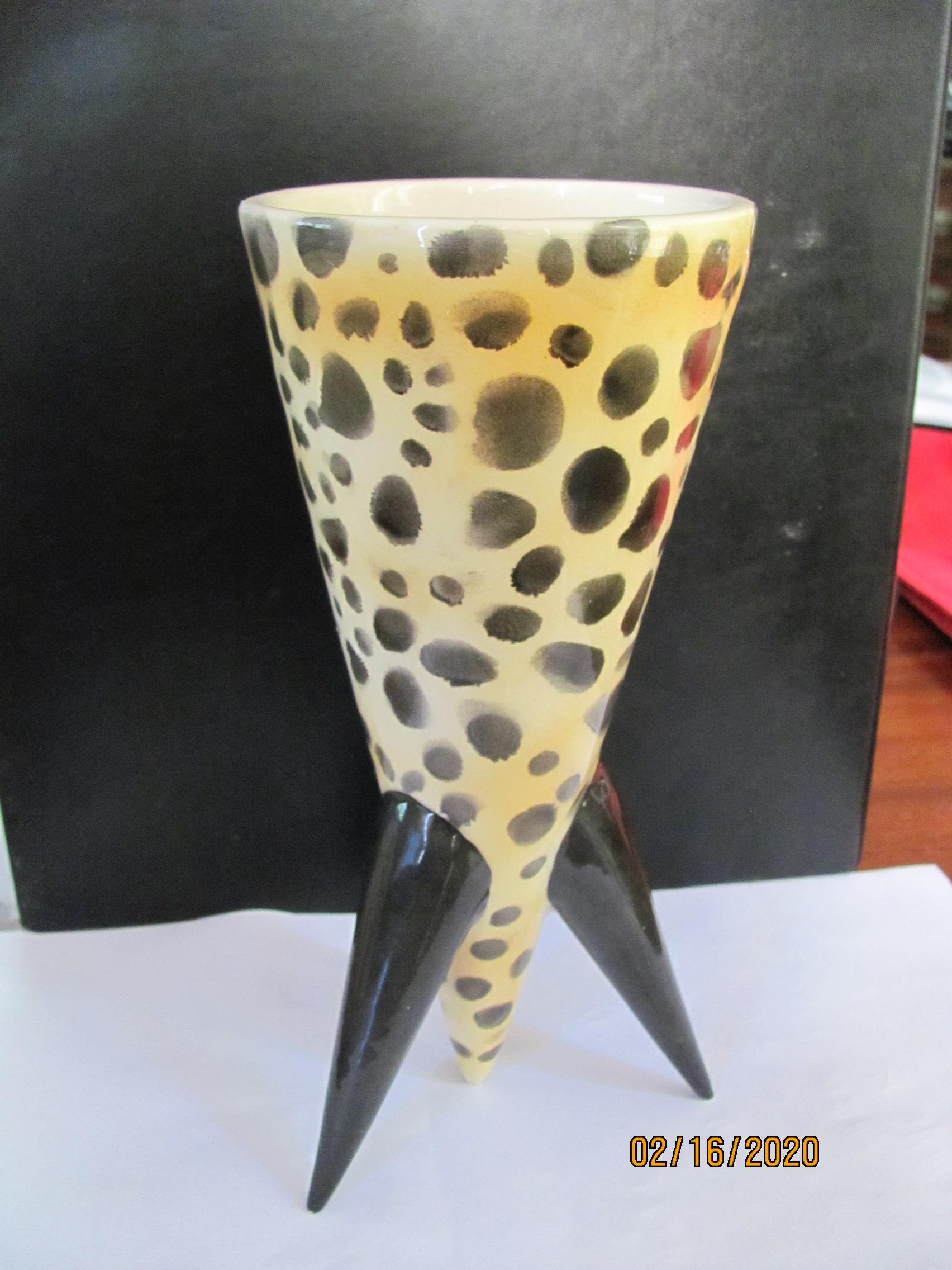 Unusual vase, maker ,age? Antiques Board