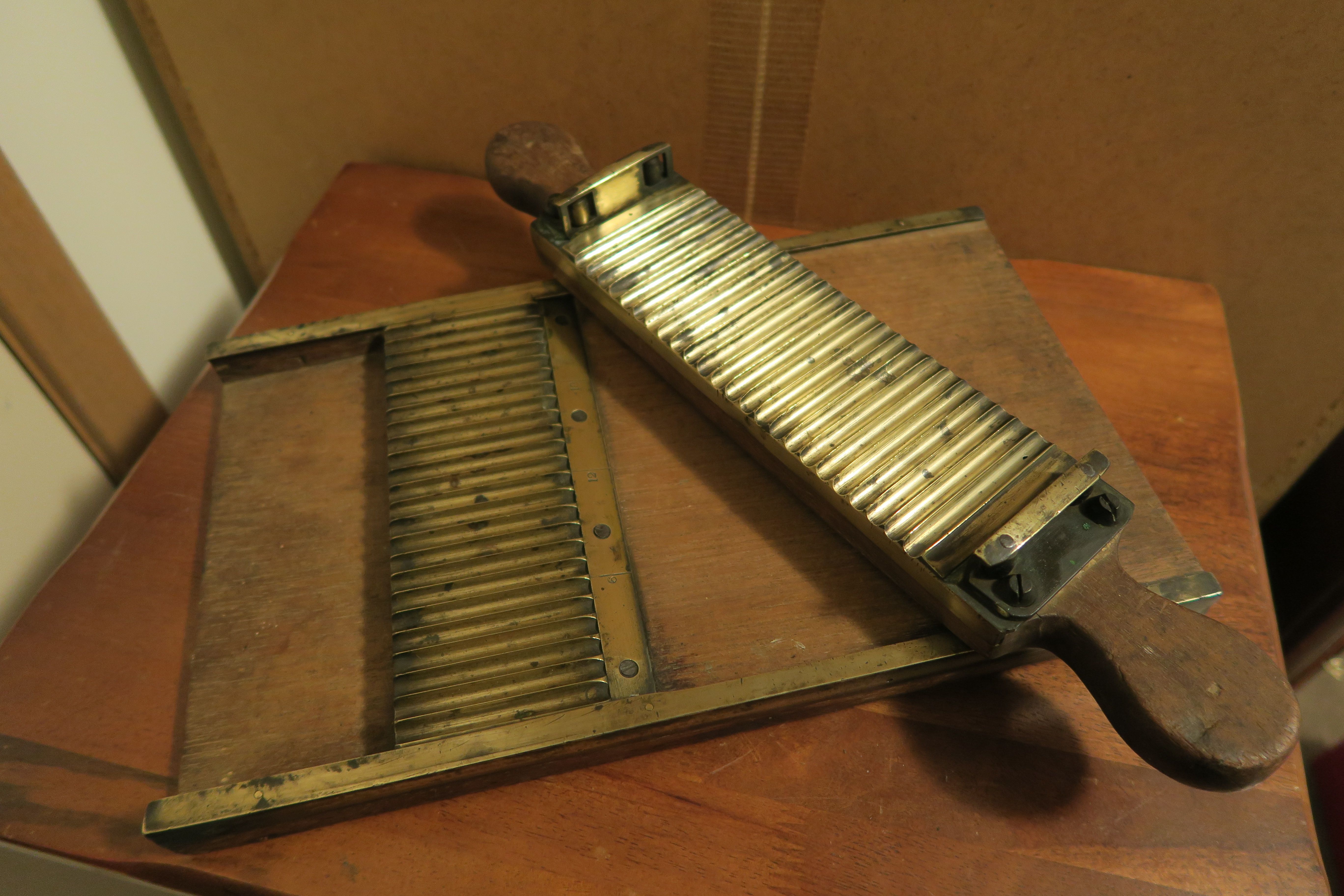 Victorian era PillRoller!! Antiques Board