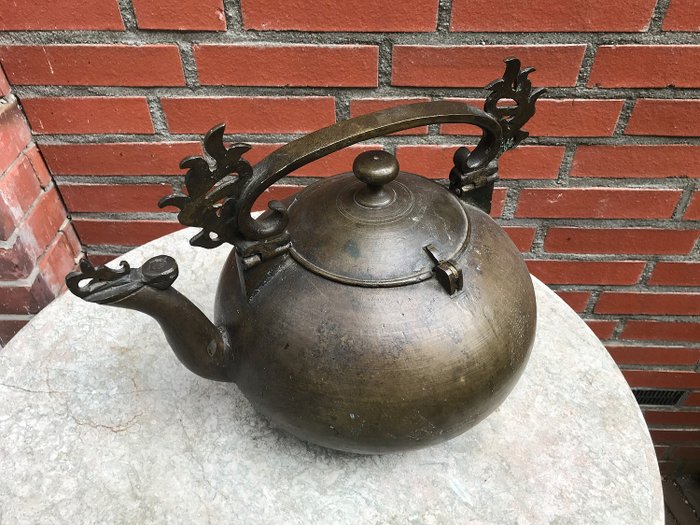 Antique Rustic Kettle Bronze..Brass..?? XVIIIth , XIXth Century ?? Need