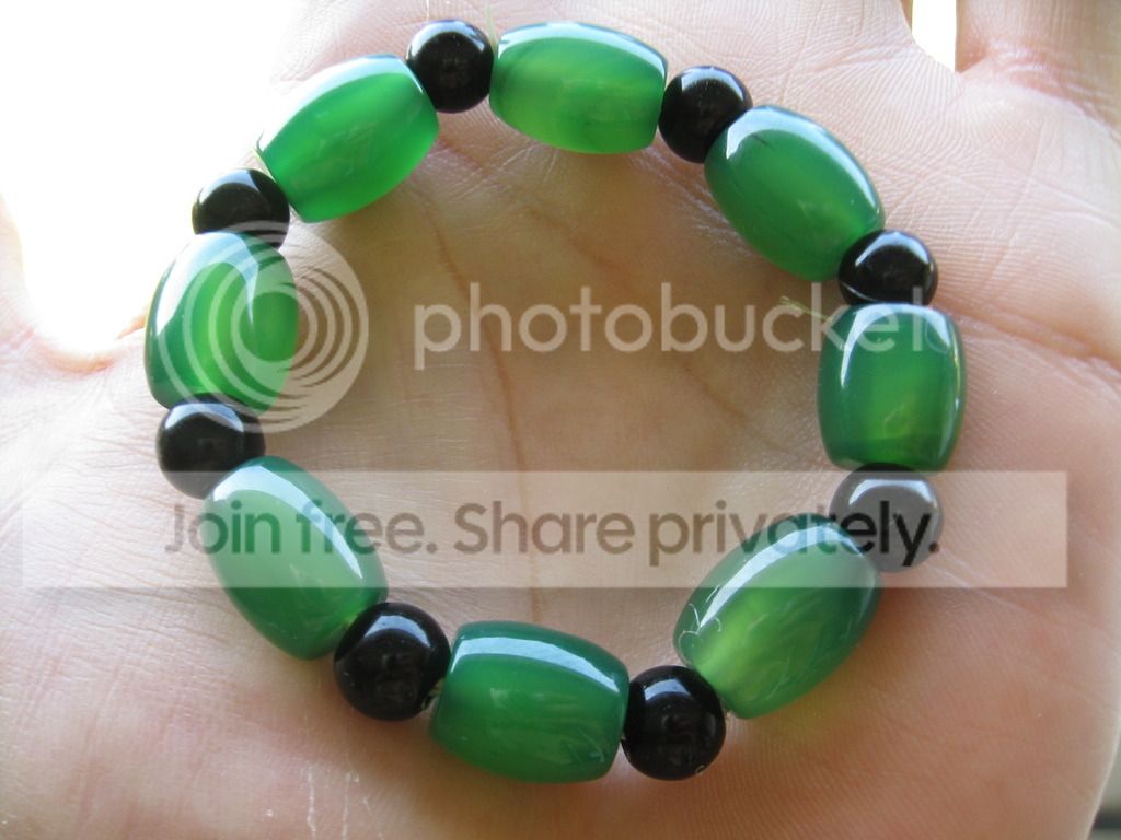 Green & Black Beads Bracelet Antiques Board