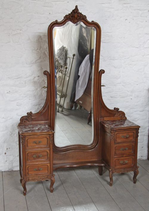 Is There A Name For This Style Of Mirror Dresser Antiques Board