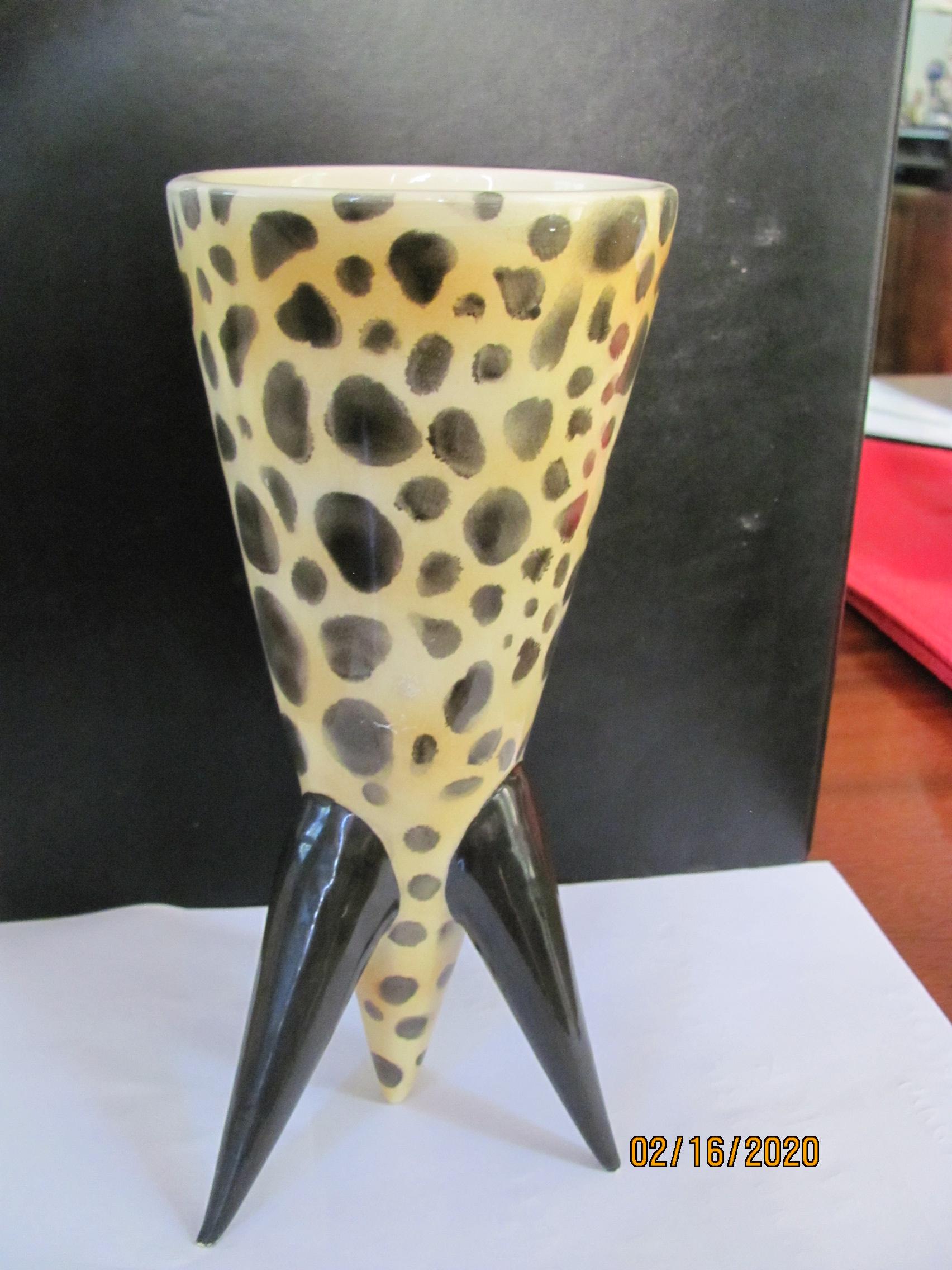 Unusual vase, maker ,age? Antiques Board